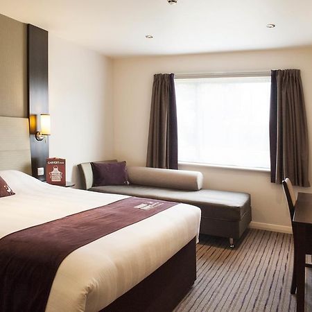 Premier Inn Manchester - 프레스트위치 외부 사진