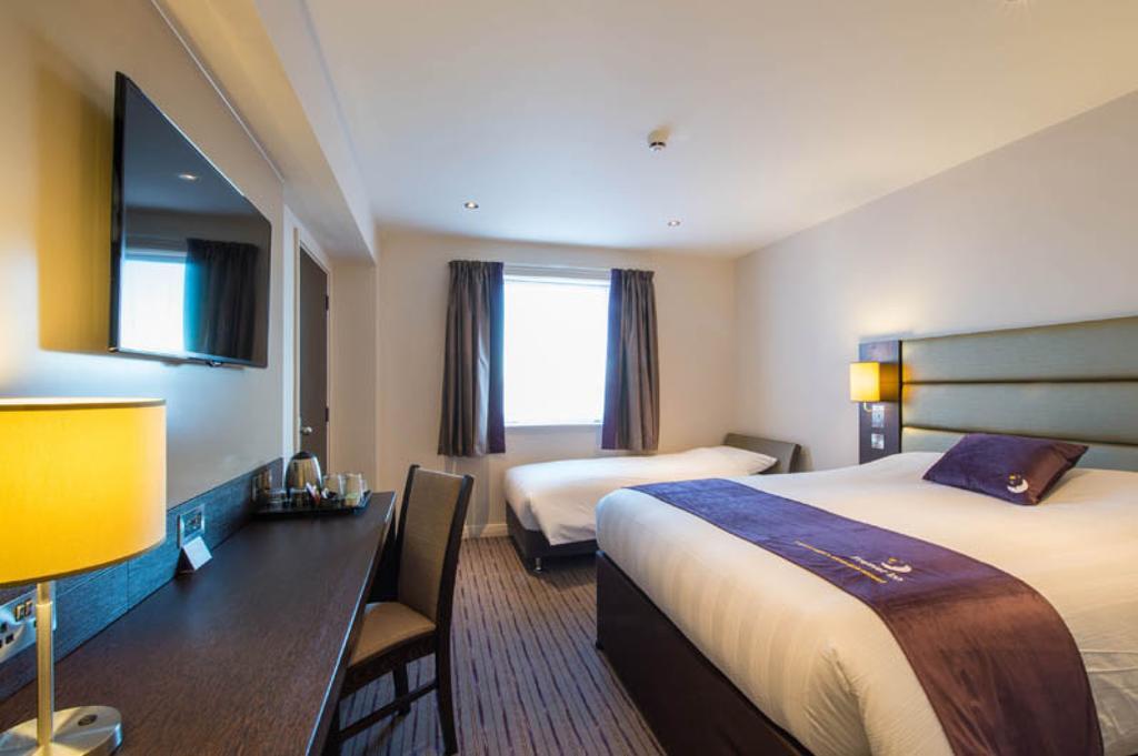Premier Inn Manchester - 프레스트위치 외부 사진