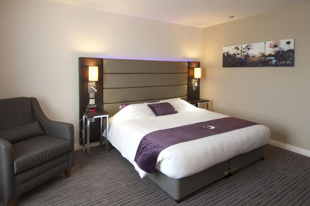 Premier Inn Manchester - 프레스트위치 외부 사진