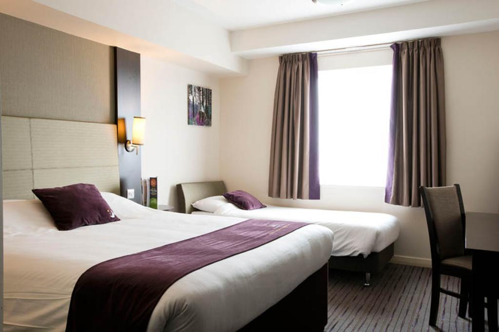 Premier Inn Manchester - 프레스트위치 외부 사진