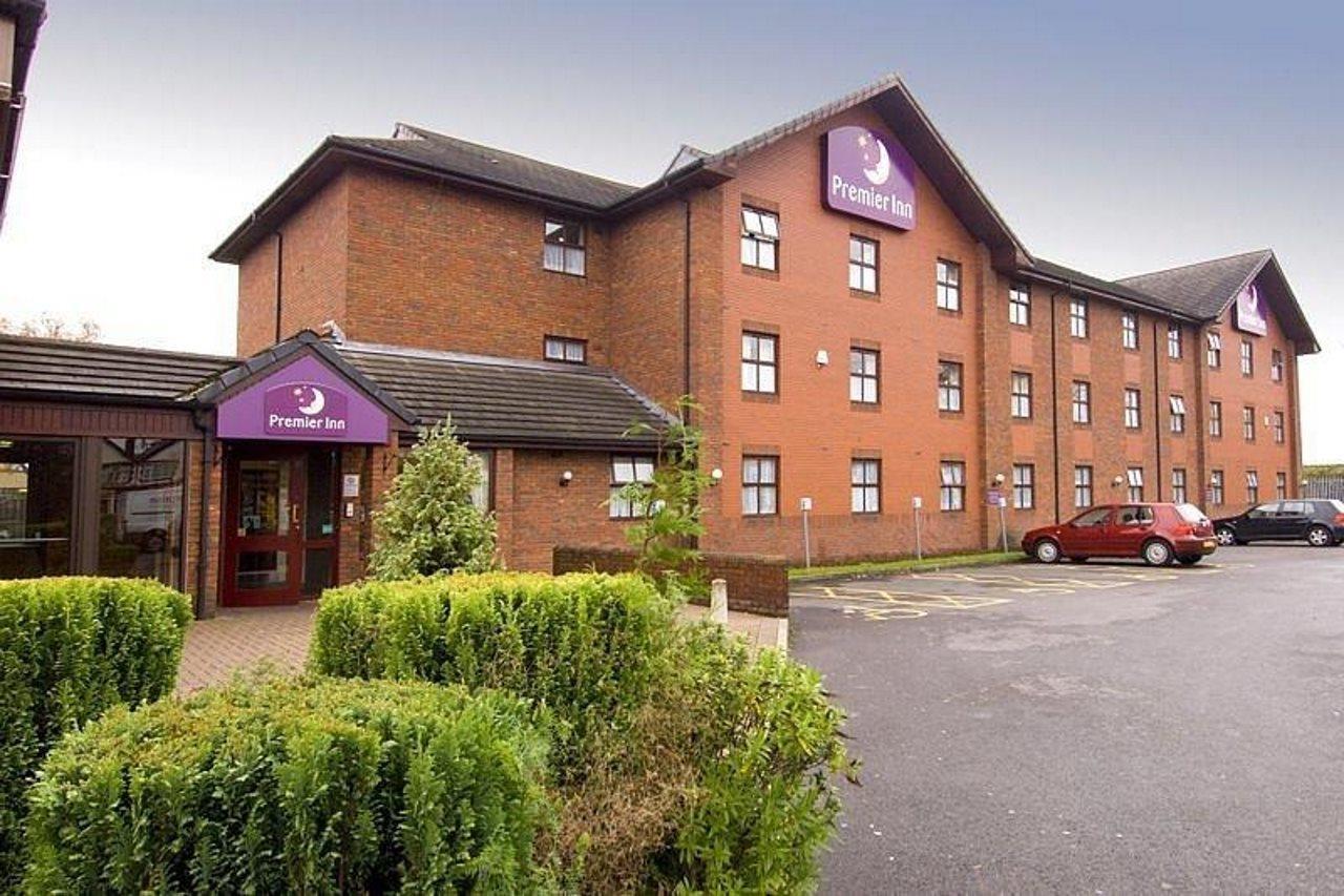 Premier Inn Manchester - 프레스트위치 외부 사진