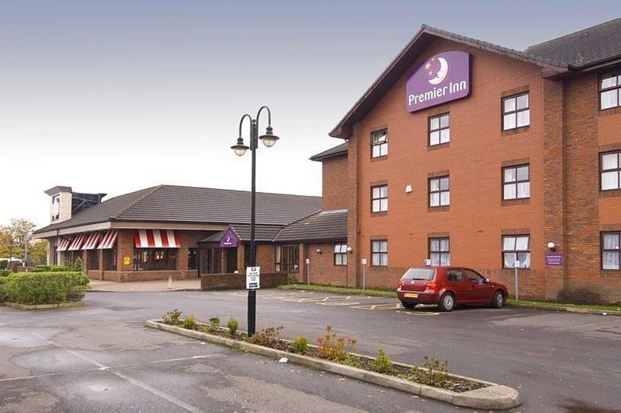Premier Inn Manchester - 프레스트위치 외부 사진